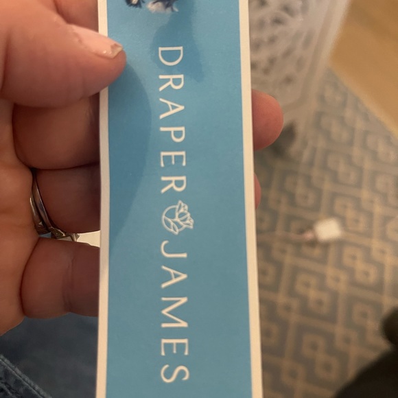 Draper James V Neck Top in Chambray NWT - Picture 6 of 7